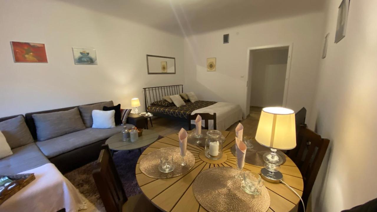 Apartament Arsenal Appartamento Varsavia Esterno foto