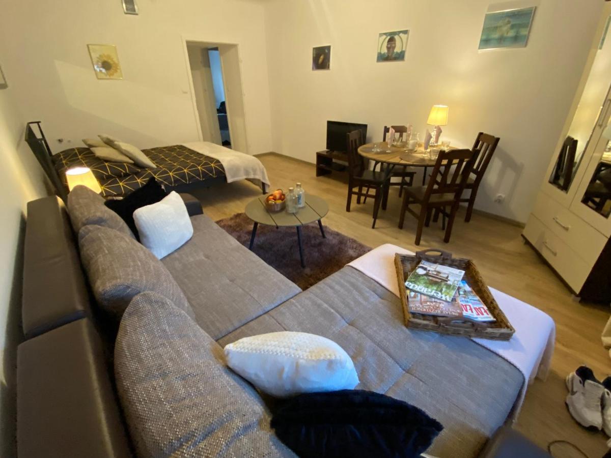 Apartament Arsenal Appartamento Varsavia Esterno foto